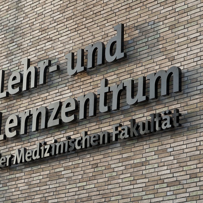 2014; Lehr- und Lernzentrum; Medizinische Fakultät
AD:2016; ANa:Thissen; ANr.: 13098